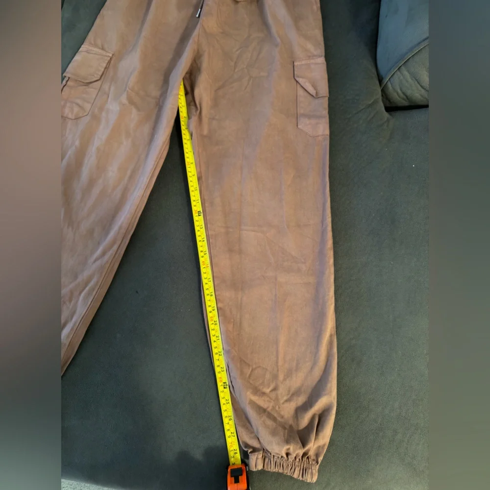 PrettyLittleThing Chocolate Brown Cargo Jogger Pants Size M High Waisted - Picture 6 of 8